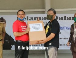 Forum RW Se- Kelurahan Melong Menerima Bantuan Alat Penanggulangan Covid-19