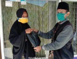 Relawan Palabuhanratu Bersatu, Bagikan Paket Makanan Kepada Guru Ngaji