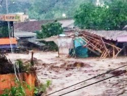 Banjir Bandang Landa Tiga Kecamatan di Sukabumi,12 Rumah dan 1 Unit Mobil Hanyut Tersapu