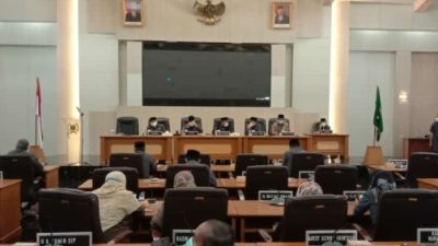 Paripurna DPR Sukabumi Laporan Pansus Covid-19 dan Jawaban Bupati Atas 3 Raperda