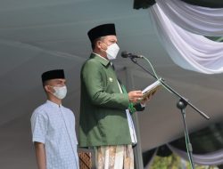 Bupati Ajak Santri Bantu Negeri Bangkit Dari Pandemi