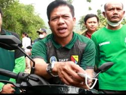 Kang DS, Tinjau Akses Jalan Penghubung Dua Desa di Nagreg