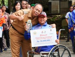 Pemkot Cimahi Berikan Kadeudeuh kepada Atlet dan Pelatih Berprestasi pada Porprov dan Peparda Jabar