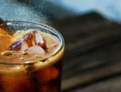 Perlu Diingat! Keseringan Mengkonsumsi Minuman Bersoda Dapat Menimbulkan Banyak Penyakit Berbahaya