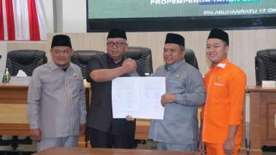 Bupati Sukabumi Tanggapi Pandangan Umum Fraksi DPRD Terkait Raperda APBD 2025